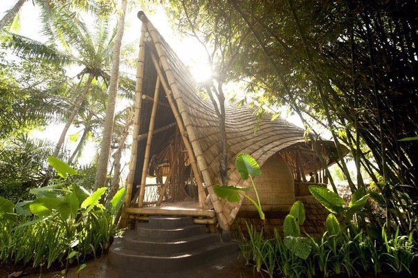 Бамбуковый отель на Бали