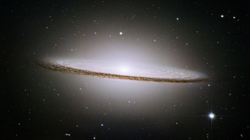 Галактика Сомбреро или объект Мессье 104.